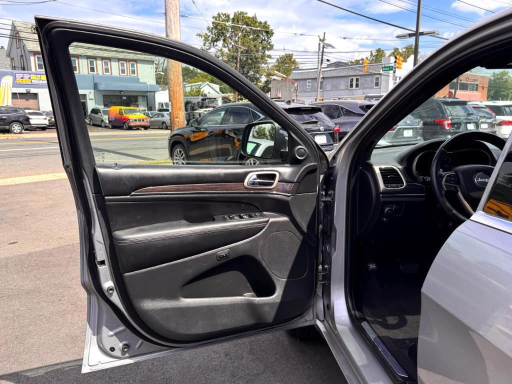 used 2016 Jeep Grand Cherokee car, priced at $21,388