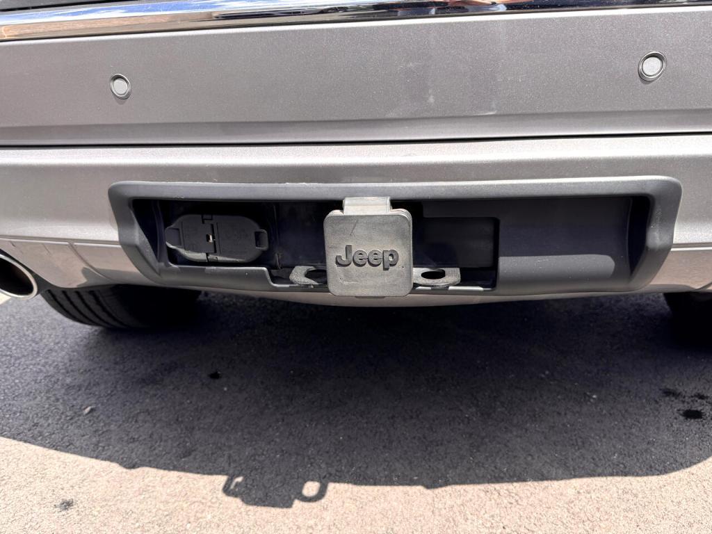 used 2016 Jeep Grand Cherokee car, priced at $21,388