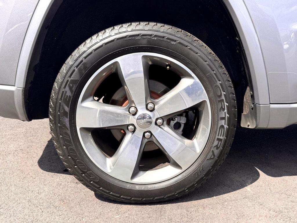 used 2016 Jeep Grand Cherokee car, priced at $21,388