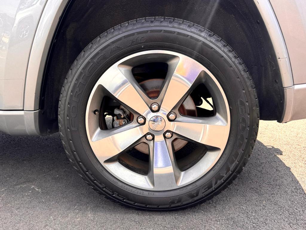 used 2016 Jeep Grand Cherokee car, priced at $21,388