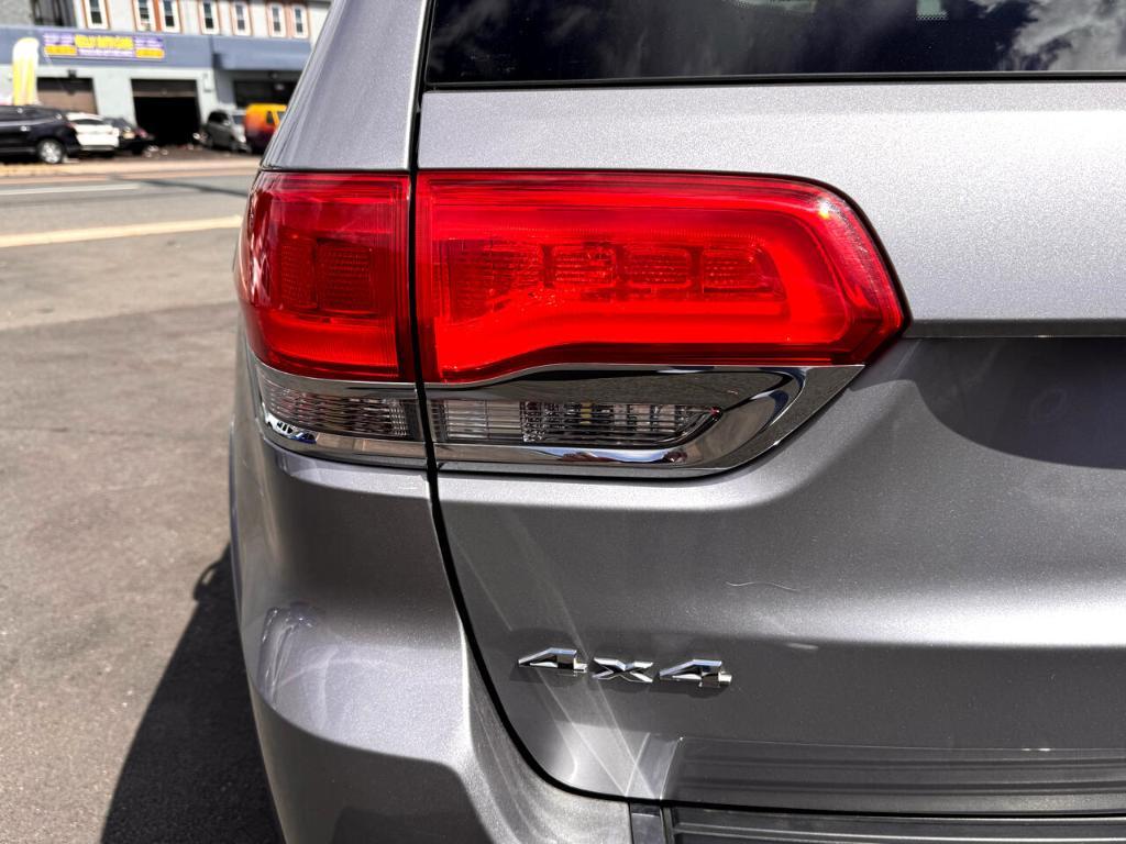 used 2016 Jeep Grand Cherokee car, priced at $21,388