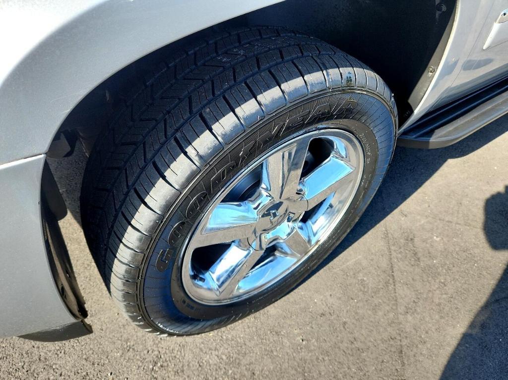 used 2013 Chevrolet Suburban car, priced at $13,647