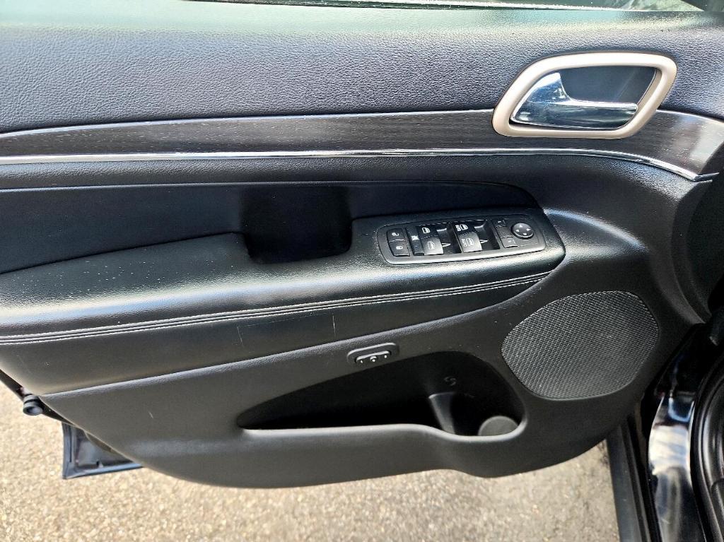 used 2017 Jeep Grand Cherokee car, priced at $14,988