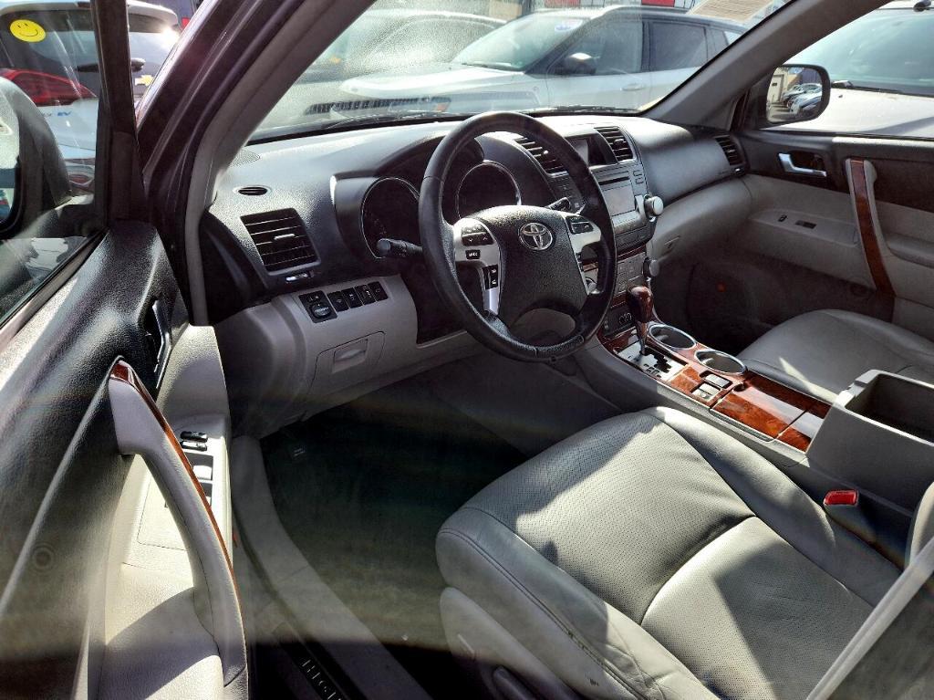 used 2012 Toyota Highlander car, priced at $14,398