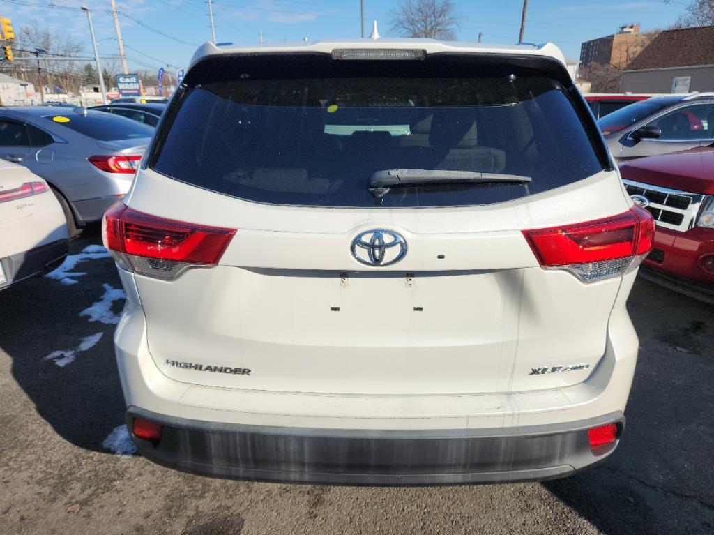 used 2019 Toyota Highlander car, priced at $23,999