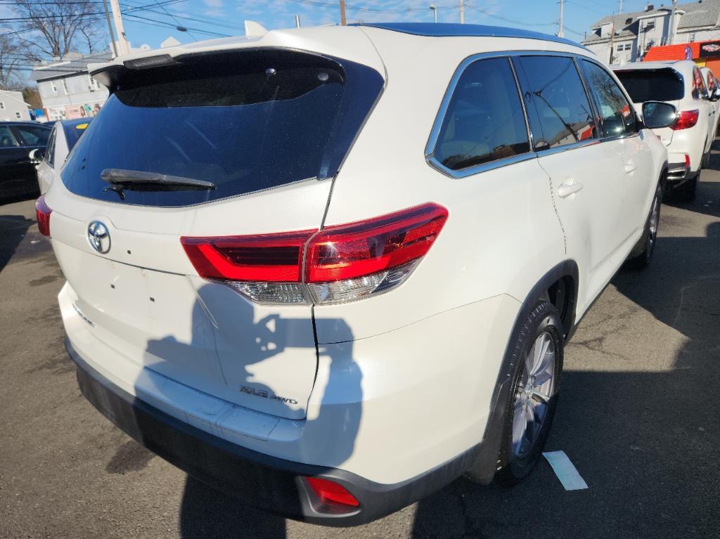 used 2019 Toyota Highlander car, priced at $23,999