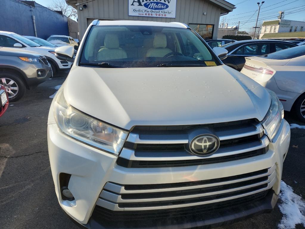 used 2019 Toyota Highlander car, priced at $23,999