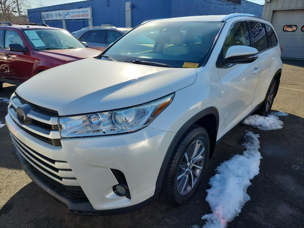 used 2019 Toyota Highlander car, priced at $23,999