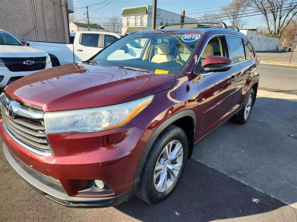 used 2015 Toyota Highlander car, priced at $21,488