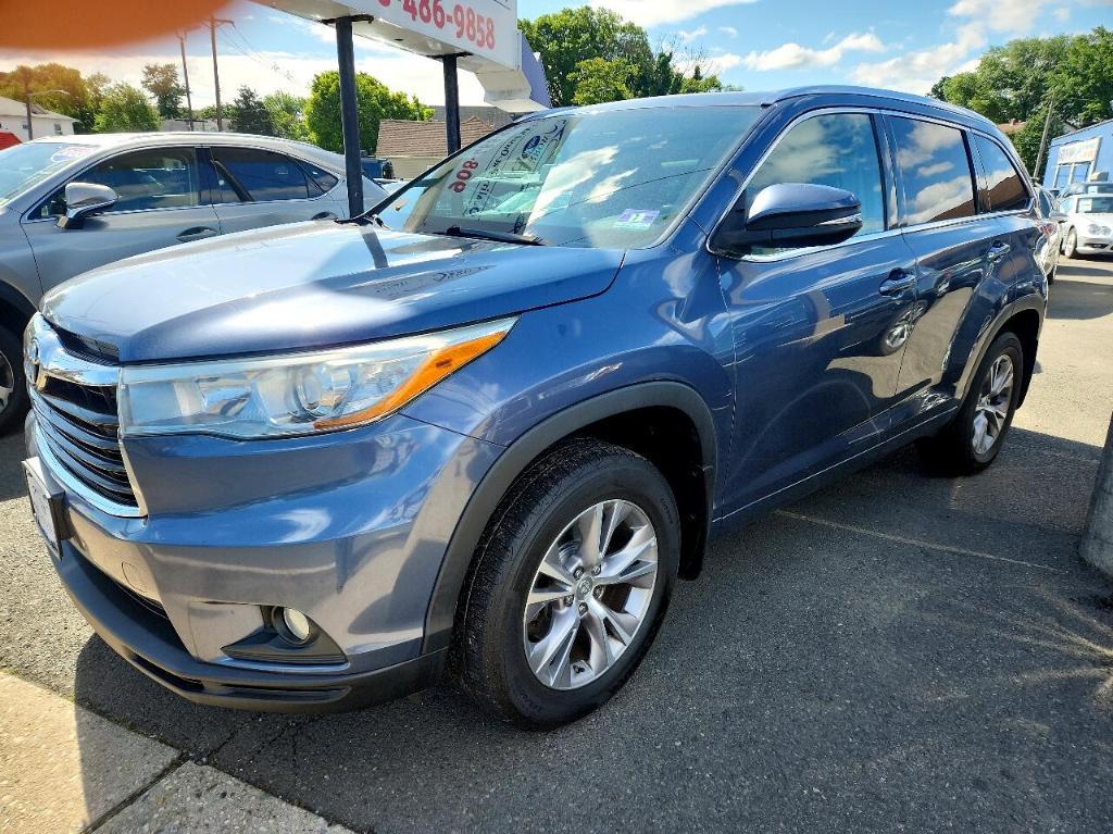 used 2015 Toyota Highlander car, priced at $19,888