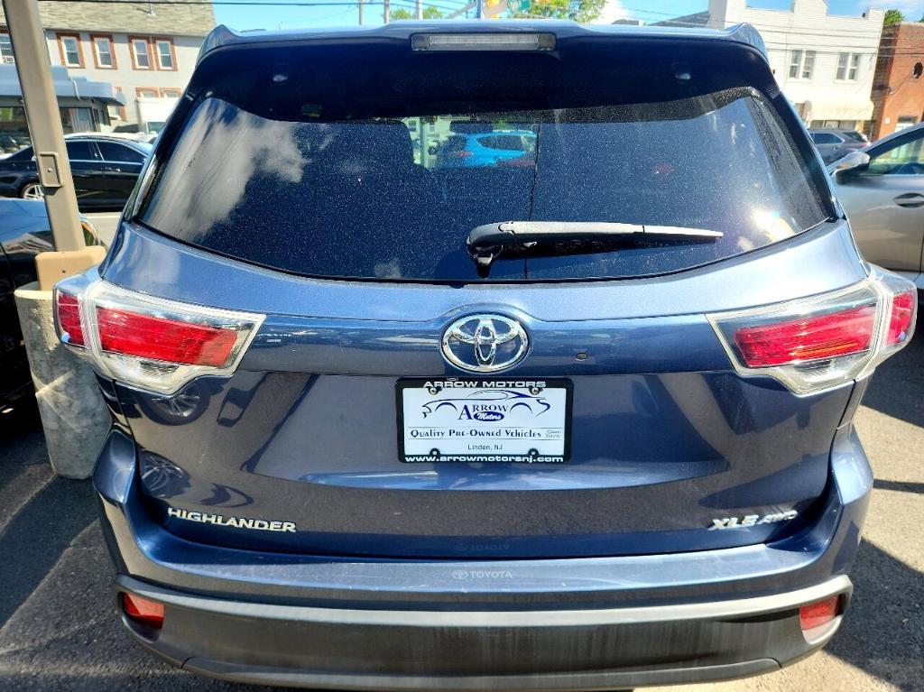 used 2015 Toyota Highlander car, priced at $19,888