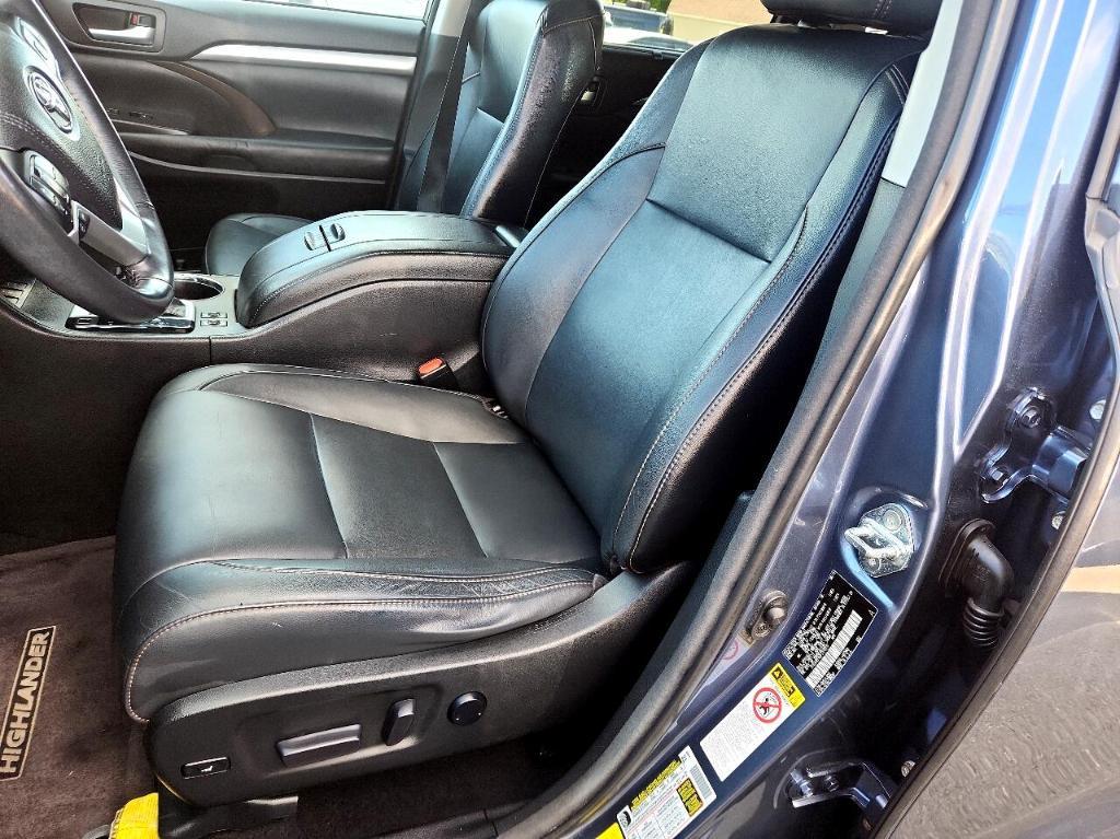 used 2015 Toyota Highlander car, priced at $19,888