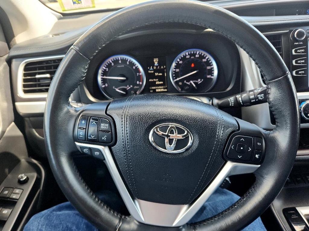 used 2015 Toyota Highlander car, priced at $19,888