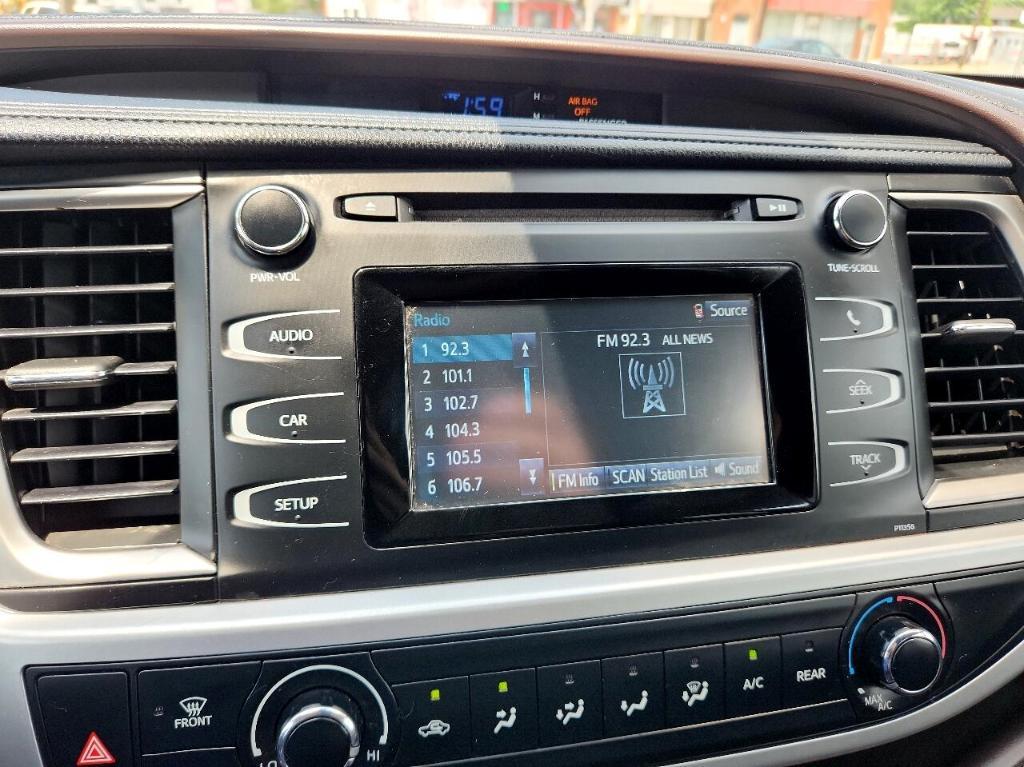 used 2017 Toyota Highlander car, priced at $19,488