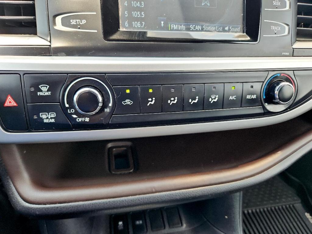 used 2017 Toyota Highlander car, priced at $19,488