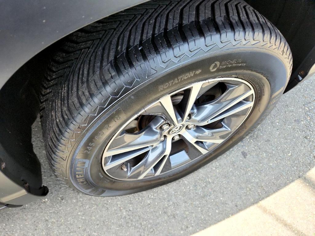 used 2017 Toyota Highlander car, priced at $19,488