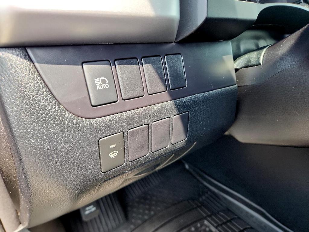 used 2017 Toyota Highlander car, priced at $19,488