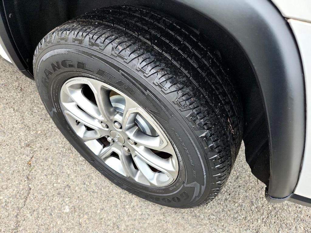 used 2014 Jeep Grand Cherokee car, priced at $13,888