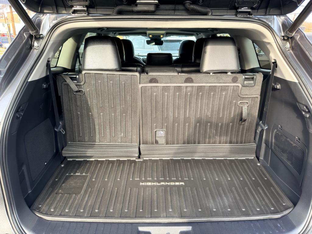 used 2021 Toyota Highlander car, priced at $32,648