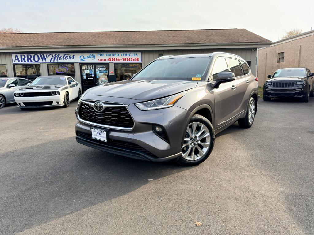 used 2021 Toyota Highlander car, priced at $32,648
