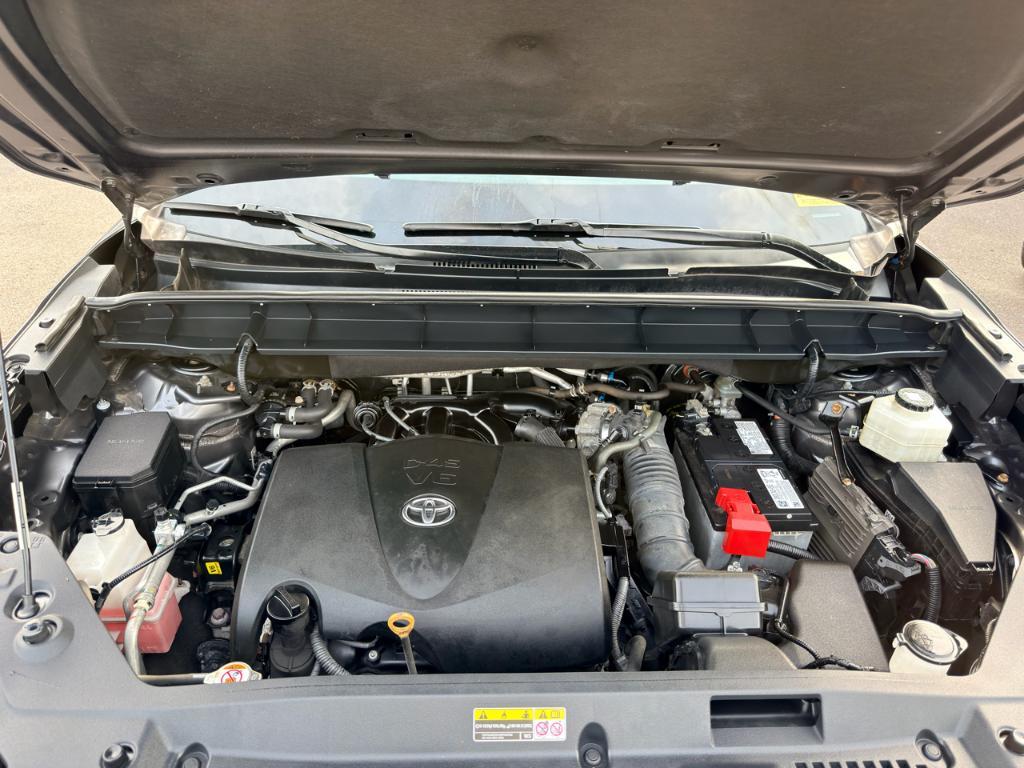 used 2021 Toyota Highlander car, priced at $32,648
