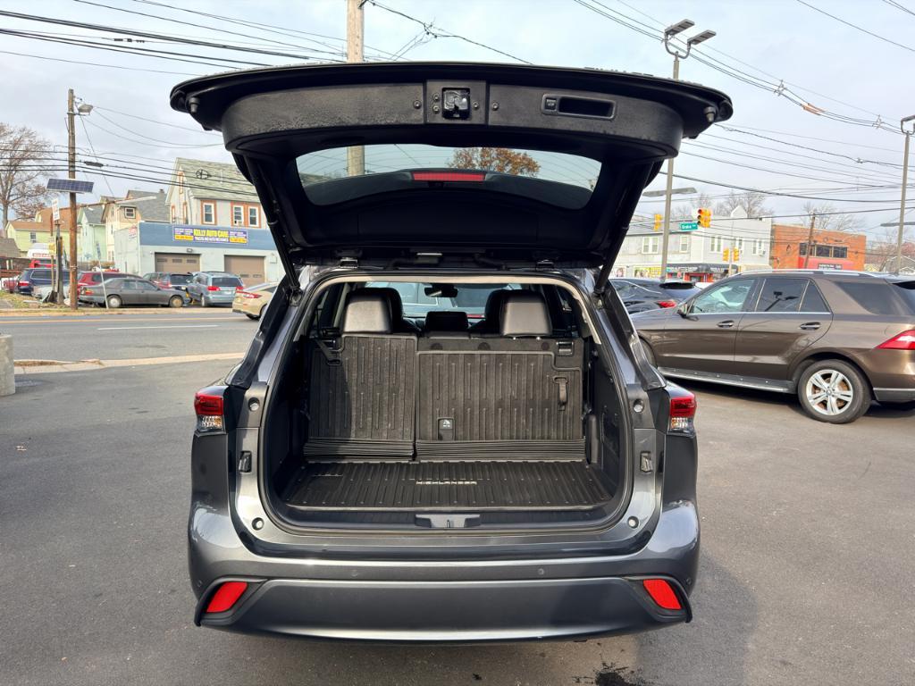 used 2021 Toyota Highlander car, priced at $32,648