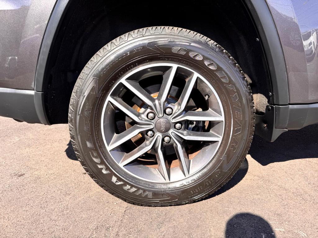 used 2019 Jeep Grand Cherokee car, priced at $18,888