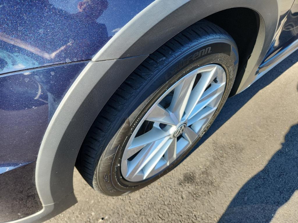 used 2017 Volkswagen Golf Alltrack car, priced at $13,288