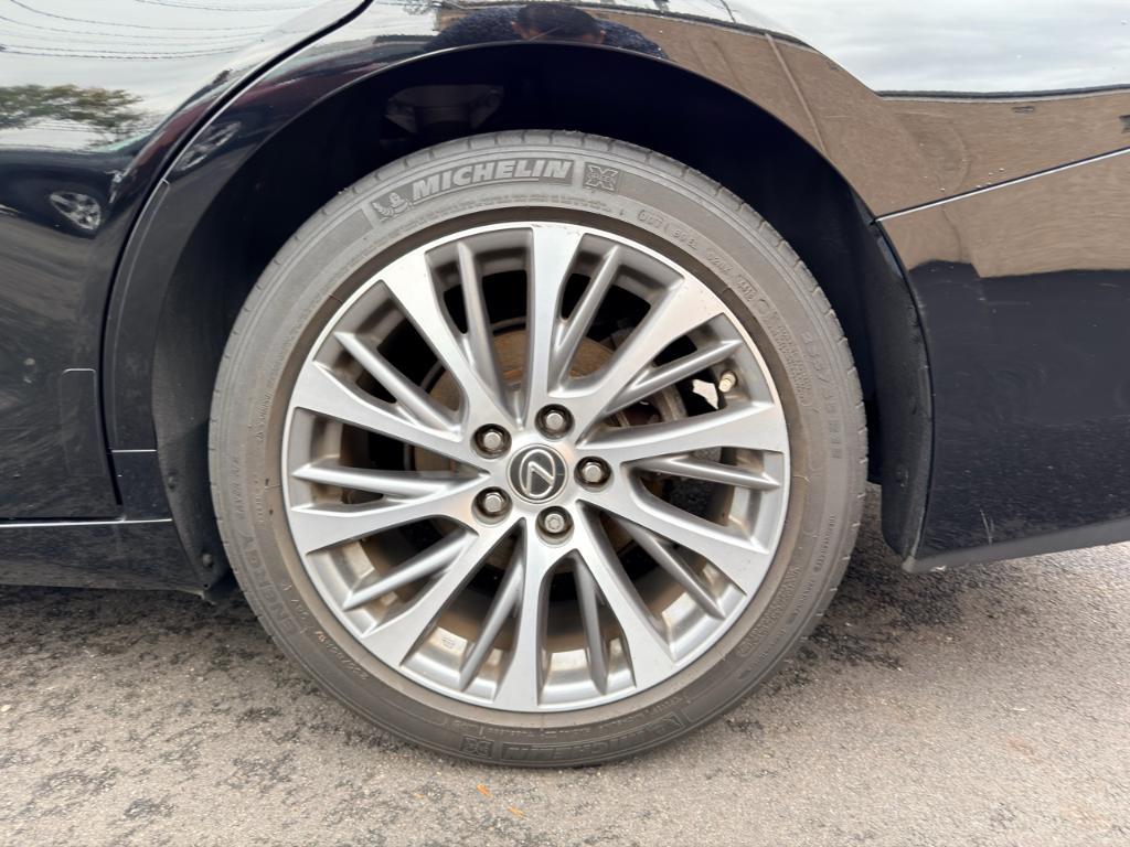 used 2019 Lexus ES 350 car, priced at $29,888