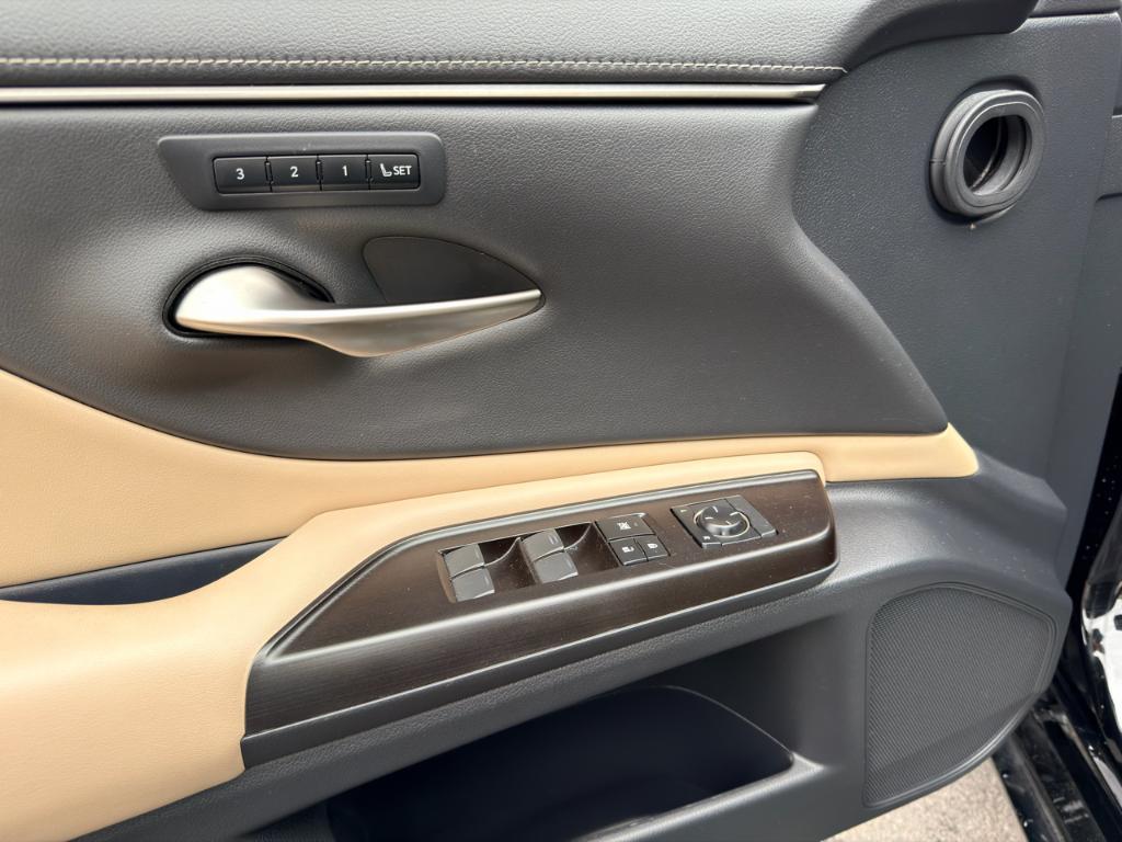 used 2019 Lexus ES 350 car, priced at $29,888