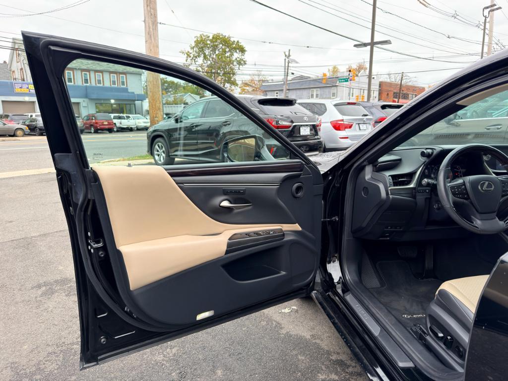 used 2019 Lexus ES 350 car, priced at $29,888