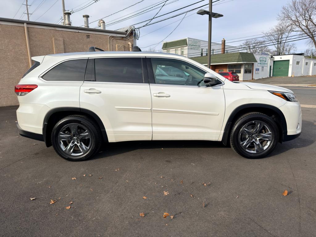 used 2018 Toyota Highlander car, priced at $25,488