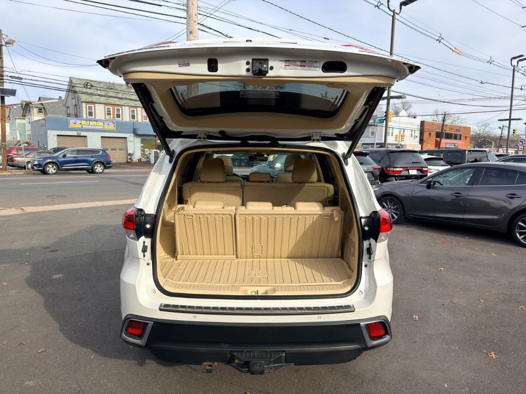 used 2018 Toyota Highlander car, priced at $25,488