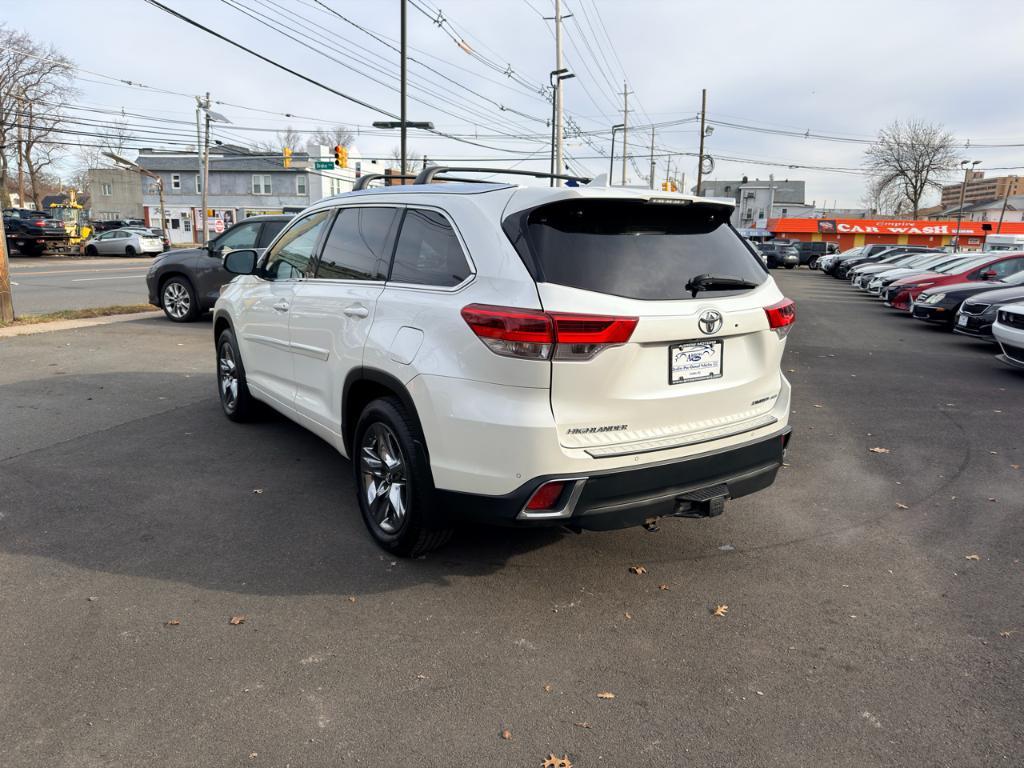 used 2018 Toyota Highlander car, priced at $25,488