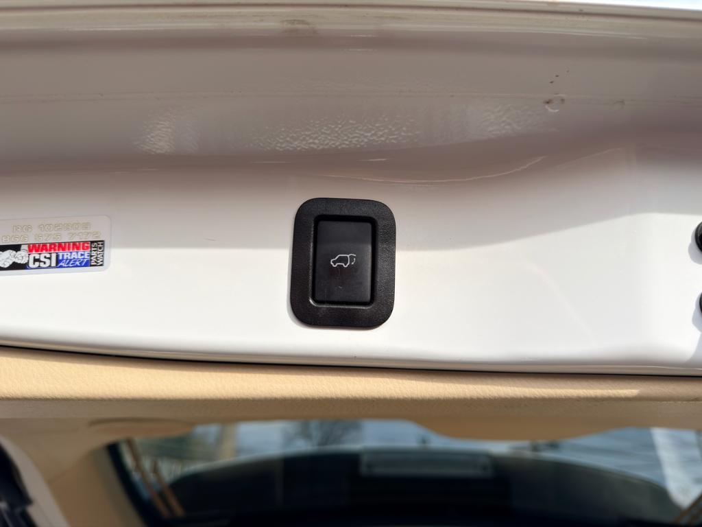 used 2018 Toyota Highlander car, priced at $25,488