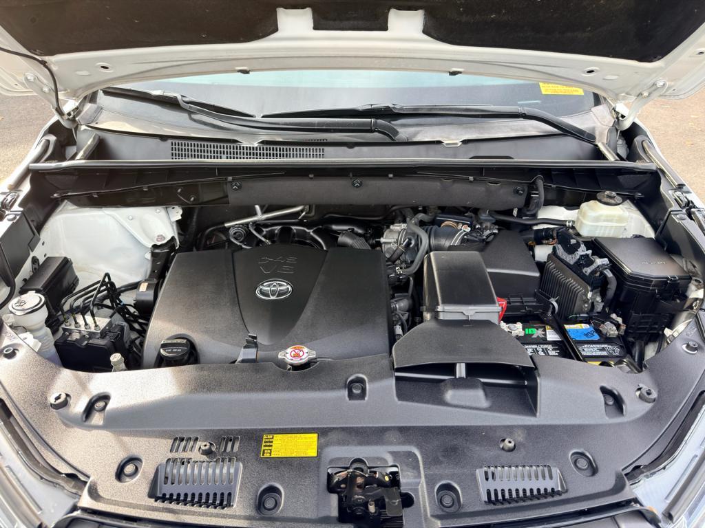 used 2018 Toyota Highlander car, priced at $25,488