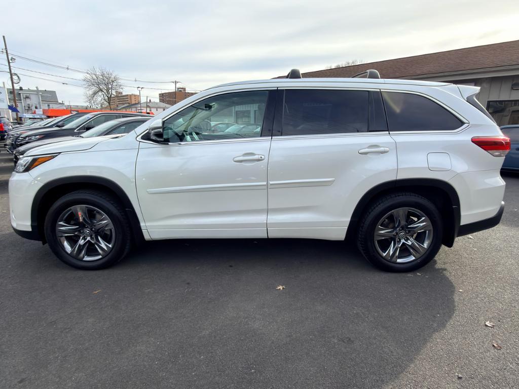 used 2018 Toyota Highlander car, priced at $25,488