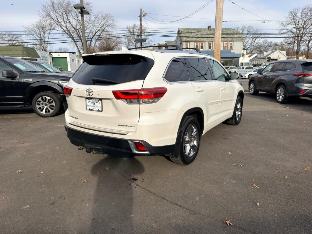 used 2018 Toyota Highlander car, priced at $25,488