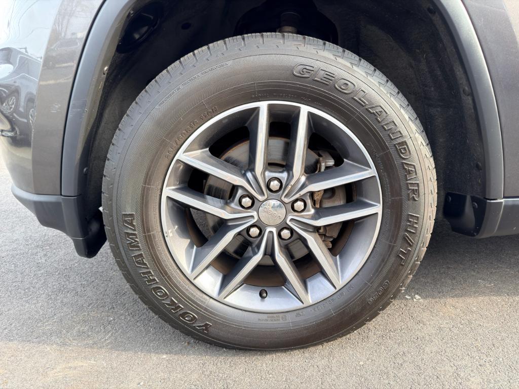 used 2017 Jeep Grand Cherokee car, priced at $14,988