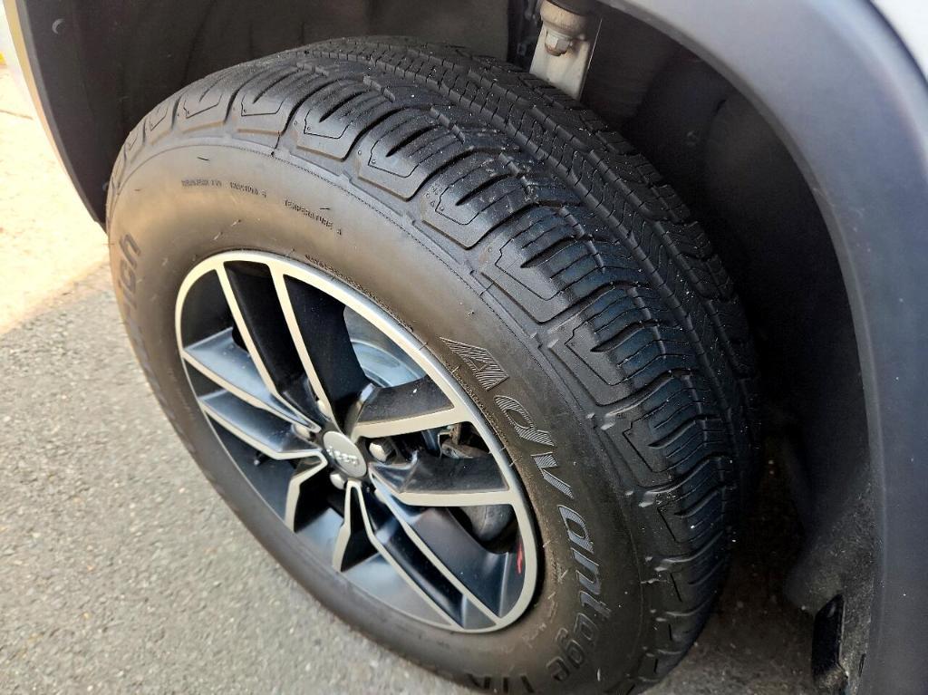 used 2018 Jeep Grand Cherokee car, priced at $18,788