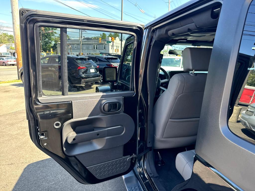 used 2010 Jeep Wrangler Unlimited car, priced at $11,488