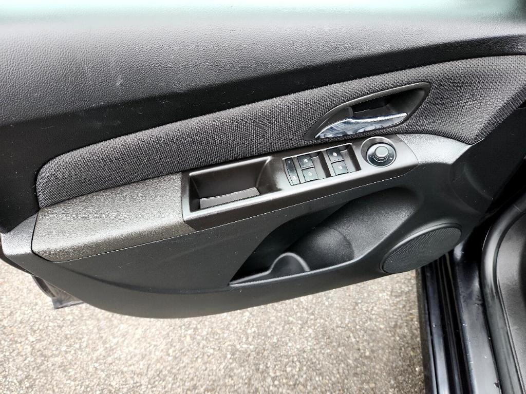 used 2014 Chevrolet Cruze car, priced at $8,988