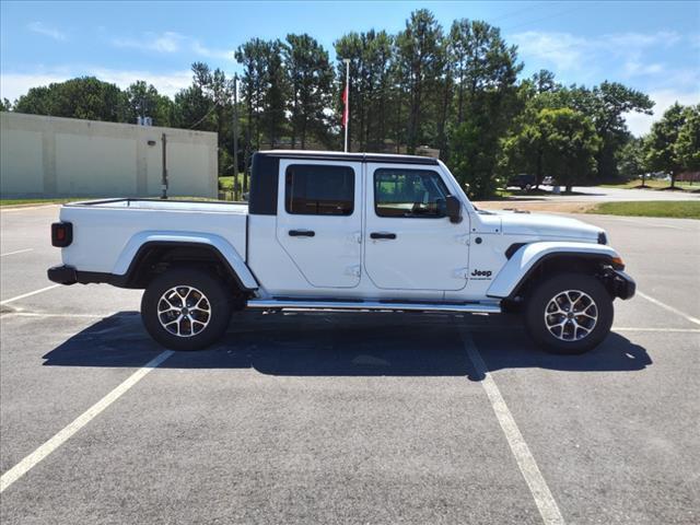 new 2024 Jeep Gladiator car, priced at $42,083