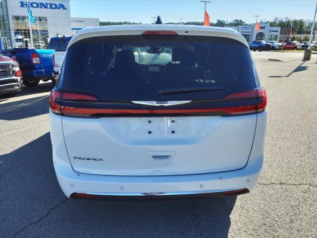 new 2024 Chrysler Pacifica car, priced at $40,138