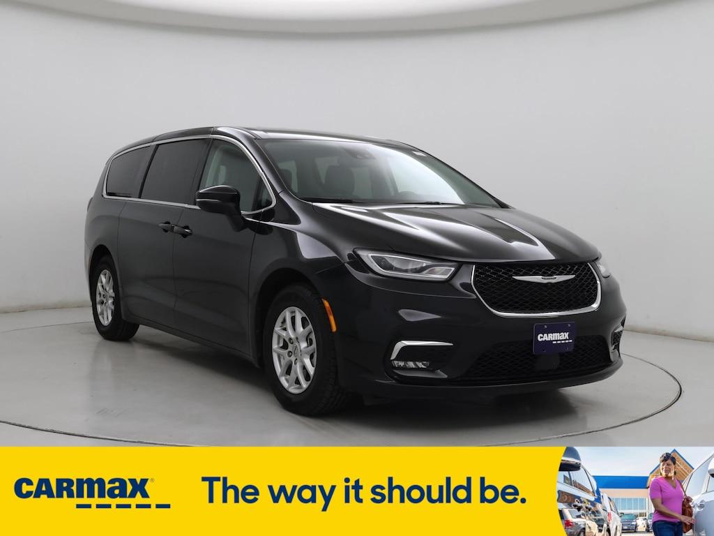 used 2023 Chrysler Pacifica car, priced at $24,998