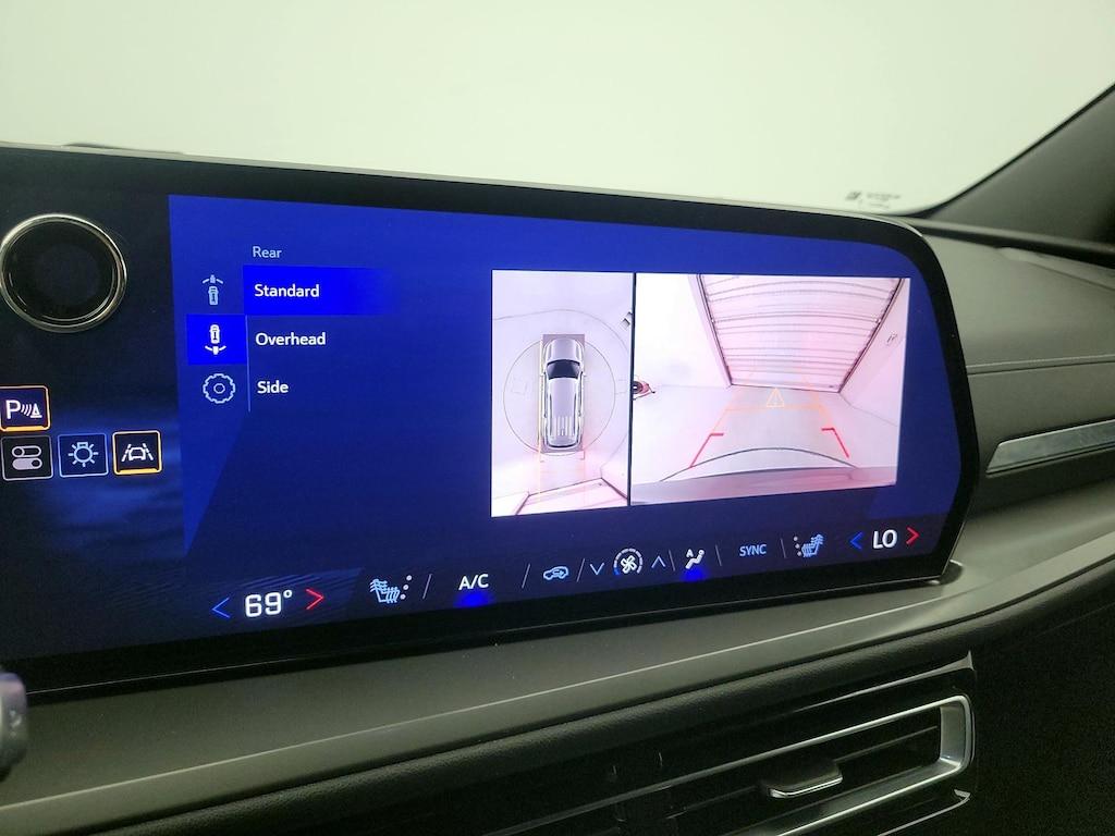 used 2024 Chevrolet Traverse car, priced at $38,998