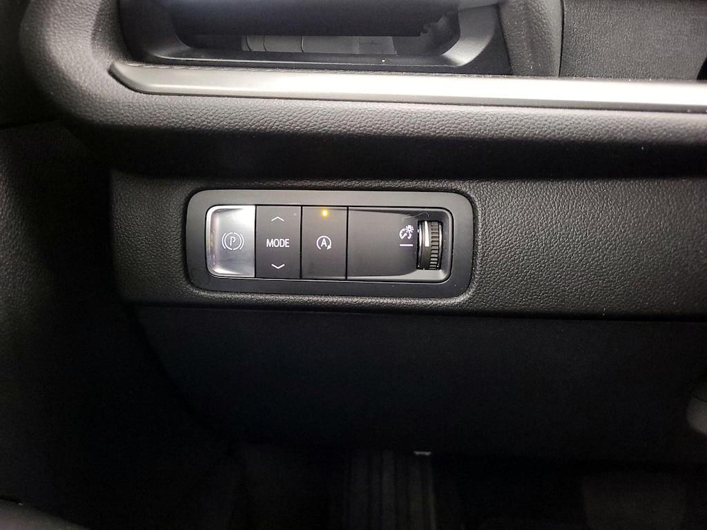 used 2024 Chevrolet Traverse car, priced at $38,998