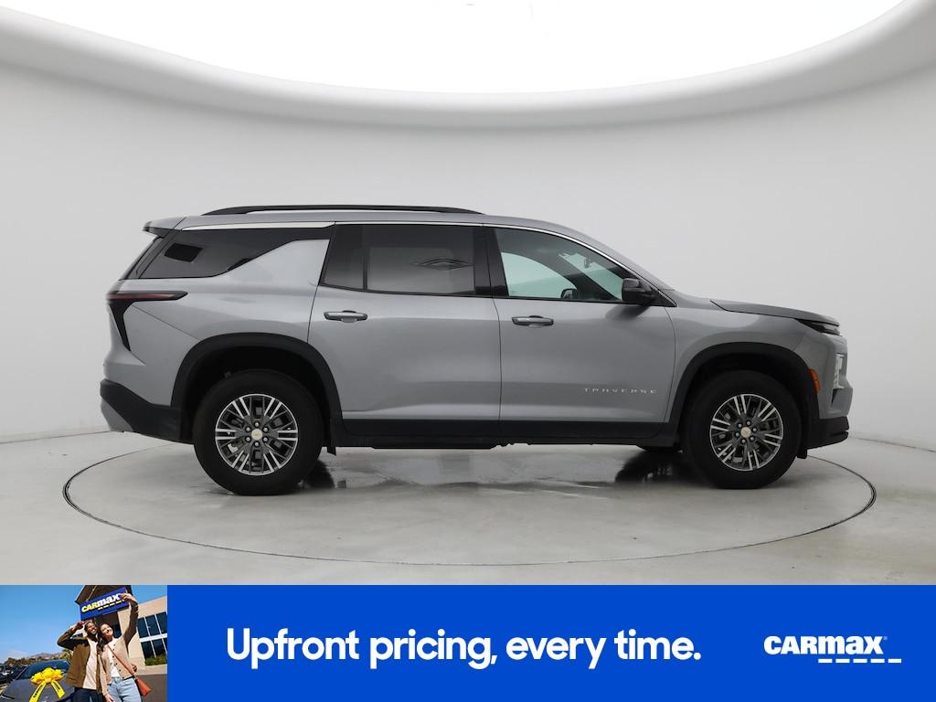 used 2024 Chevrolet Traverse car, priced at $38,998