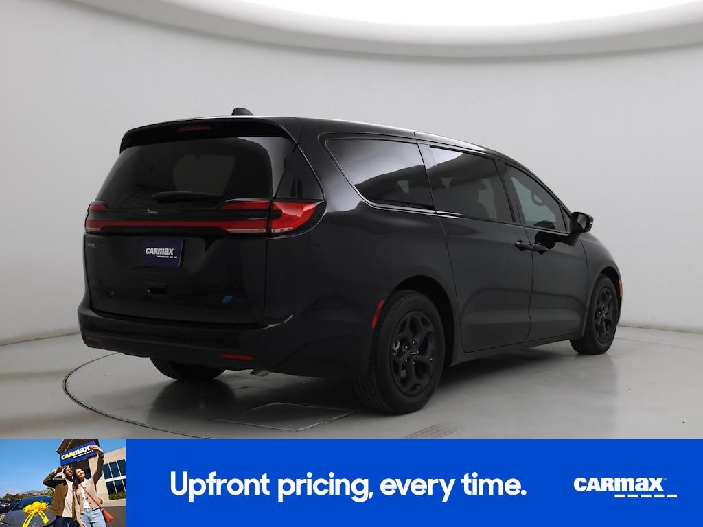 used 2023 Chrysler Pacifica Hybrid car, priced at $35,998