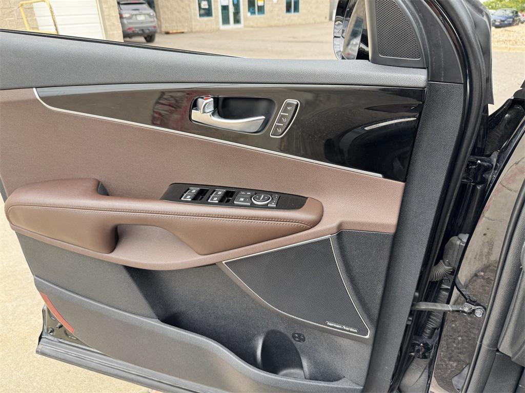 used 2019 Kia Sorento car, priced at $22,498